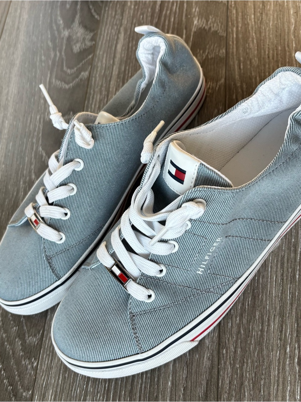 Tommy Hilfiger Light Gray Canvas Low-Top Sneakers with Red & Navy Accents
